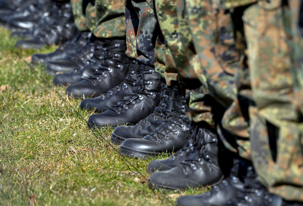 Per Zufall an die Front? So denkt Deutschland übers Wehrdienst-Los