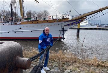 Peter Nowack will die „Schulschiff Deutschland“ in Vegesack halten. 