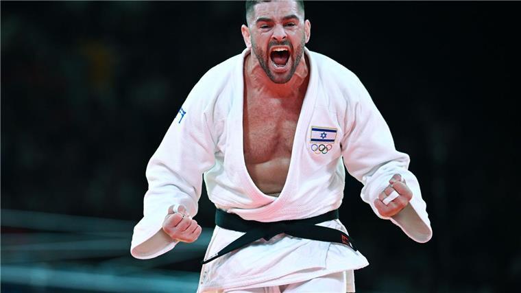 Judo-Duo holt in Paris erste Medaillen für Israel Peter Paltchik trug bei der Eröffnungsfeier Israels Fahne und holte nun Bronze.