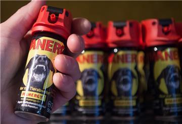 Pfefferspray wurde am Samstag in einem Bremer Bus versprüht. Zwei Frauen wurden dabei verletzt. (Symbolbild)