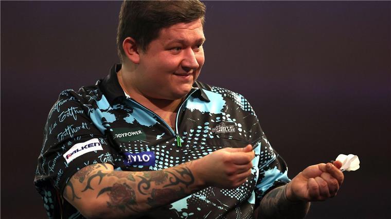 Pfeil gebrochen: Kai Gotthardt kann es selbst kaum glauben.