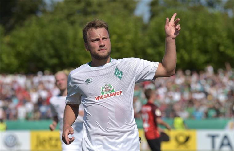 Bargfrede: "Leben bei Werder nicht in einer Traumwelt" Philipp Bargfrede spielt seit über neun Jahren bei Werder Bremen.