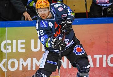 Phillip Bruggisser auf dem Eis.