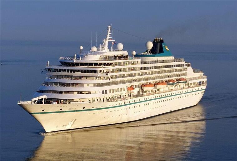 Phoenix Reisen bricht Weltreise mit Ersatzschiff auf den Seychellen ab.