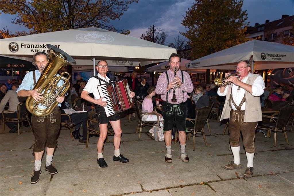 Musikanten in Lederhosen Servus Bremerhaven