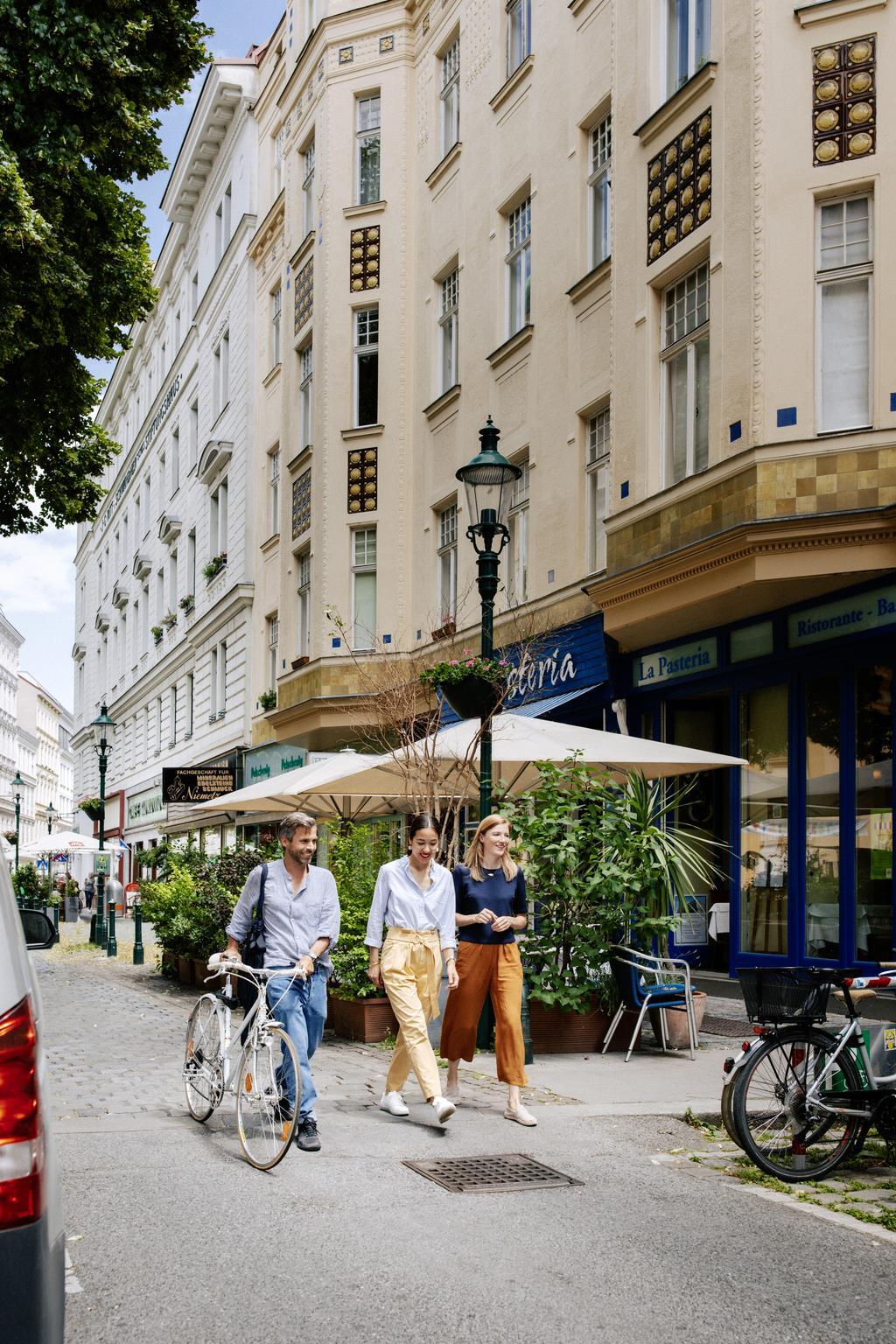 Spazieren im Servitenviertel / Strolling through Servitenviertel