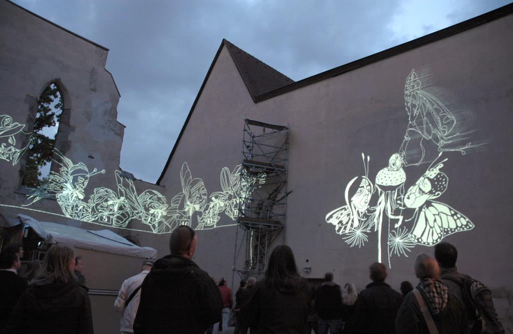 Kunstinstallation Außenfassade