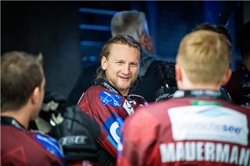 Pinguins-Kapitän Mike Moore kann gegen Schwenningen voraussichtlich wieder spielen.