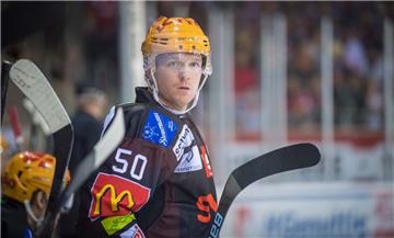 Pinguins-Stürmer Mark Zengerle steht zur Wahl als Spieler des Monats in der Deutschen Eishockey-Liga.