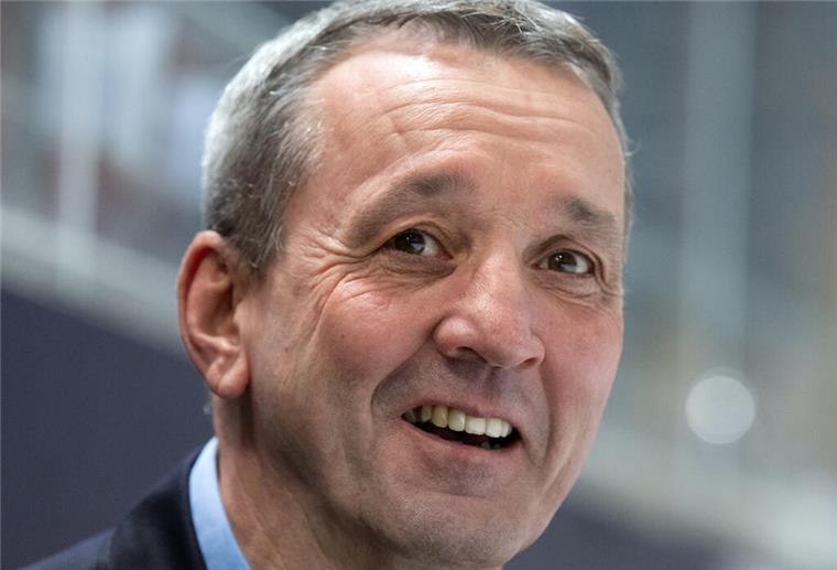 Die Fischtown Pinguins müssen in Schwenningen ran Pinguins-Trainer Thomas Popiesch ist guter Dinge.