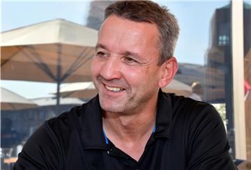 Pinguins-Trainer Thomas Popiesch nimmt am Sonntagabend im NDR-Sportclub zur aktuellen Lage.