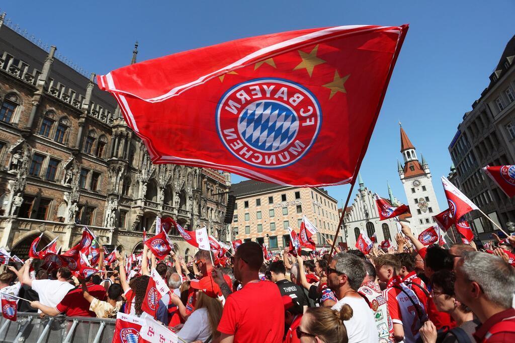 Platz 18: Bayern München. 20,20 Euro für ein Bier, ein Softgetränk und zwei Brat...