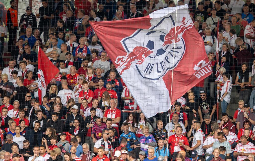 Platz 3: RB Leipzig. 15,80 Euro für ein Bier, ein Softgetränk und zwei Bratwürst...