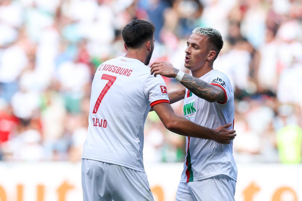 Platz 4: FC Augsburg. 16 Euro für ein Bier, ein Softgetränk und zwei Bratwürste....