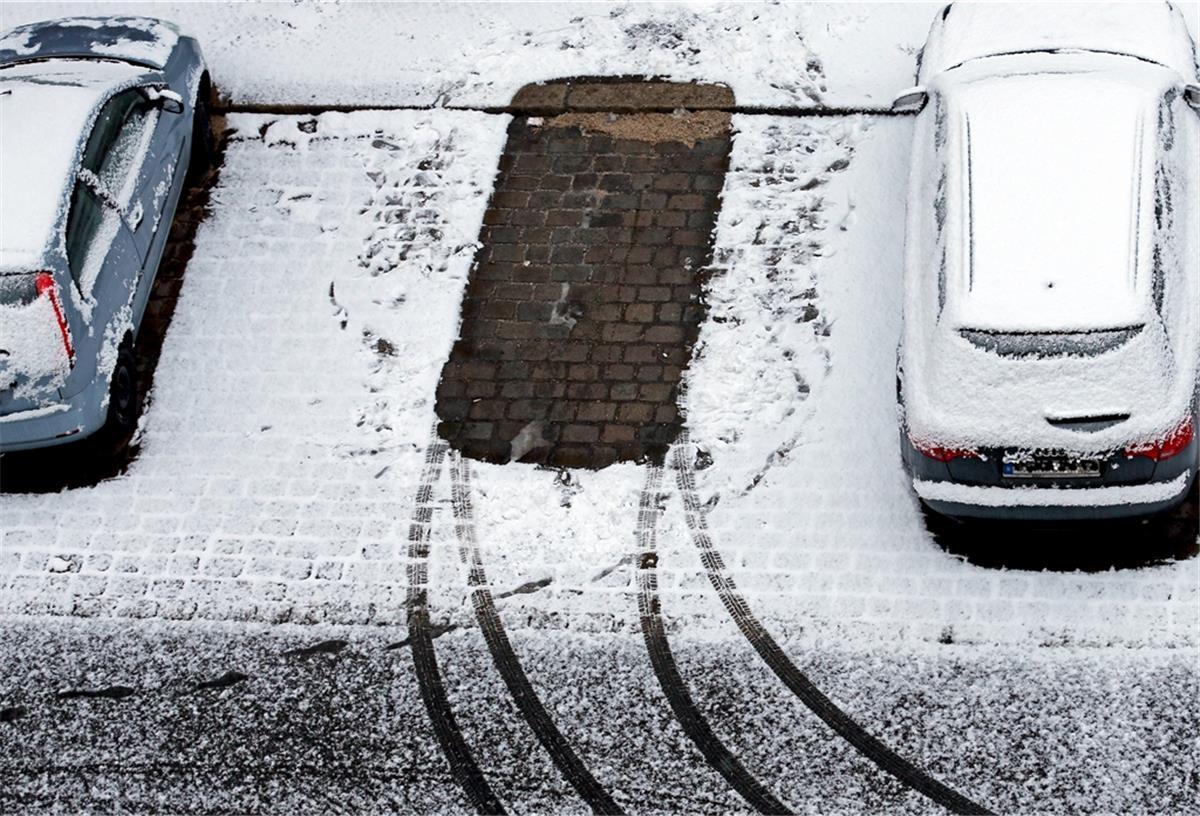 Experten geben Tipps für den Autowinter Plötzlich ist der Winter da: Das Auto sollte aber rechtzeitig vorher vorbereitet sein.