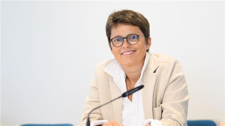 Pörksen übernimmt als Sonderstaatssekretärin die Verantwortung für den Bereich Digitalisierung, IT-Steuerung, -Sicherheit und -Infrastruktur.