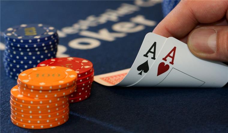 Pokern für eine guten Zweck: Der Reinerlös des Turniers in Rodenkirchen kommt der Schlaganfall-Selbsthilfegruppe zugute.