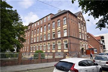 Politischer Zankapfel: Die FDP möchte die "Theo" wieder zu einer Grundschule machen. Foto Scheschonka