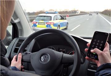 Polizei stoppt Handysünder auf der Hansalinie