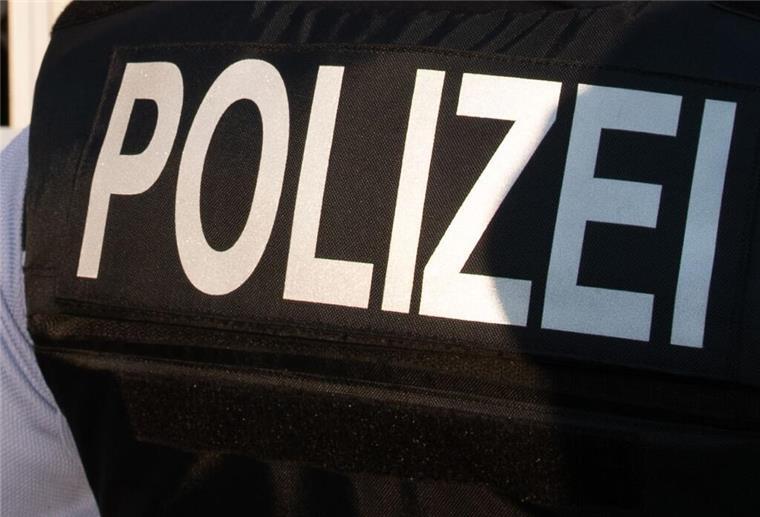 Braker Polizisten verhindern Wohnungsbrand und retten Frau Polizisten haben in Brake eine Frau gerettet.
