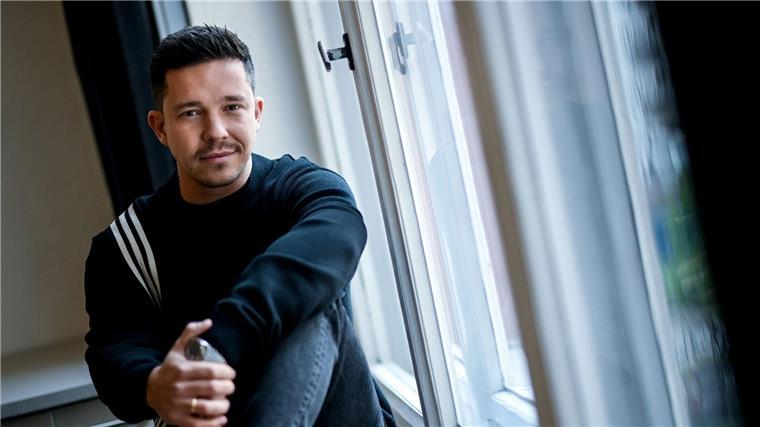 Popstar Nico Santos wird im kommenden Jahr erstmals Vater und will deshalb in den nächsten Monaten etwas kürzertreten.