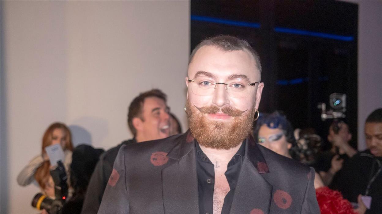 Popstar Sam Smith (33) hat über eine Fettabsaugung in der Kindheit gesprochen. (Archivbild)