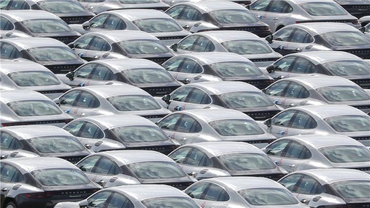 Porsche hat im vergangenen Jahr etwas mehr Sport- und Geländewagen verkauft.