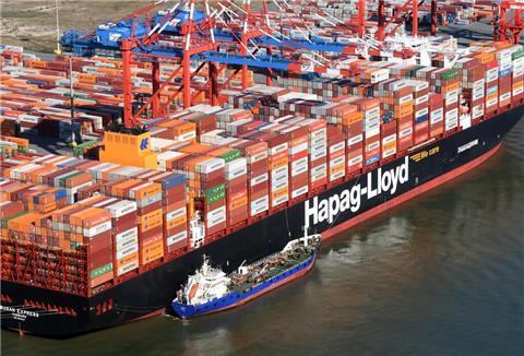 Das Schiff "Busan Express" liegt im Hafen. Ein Luftfoto zeigt das Mega-Schiff. 