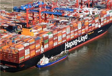 Das Schiff "Busan Express" liegt im Hafen. Ein Luftfoto zeigt das Mega-Schiff. 