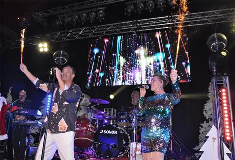 Prime Time haben das erste von drei Christmas-Rock-Konzerten in der Jahnhalle gegeben.