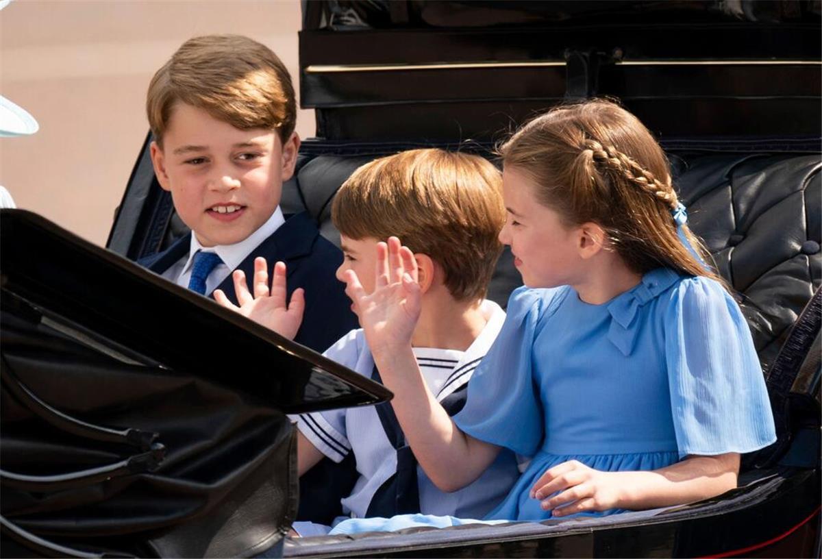 Ganz der Papa: Royals feiern 12. Geburtstag von Prinz George Prinz George (l.) hat Geburtstag. (Archivfoto)