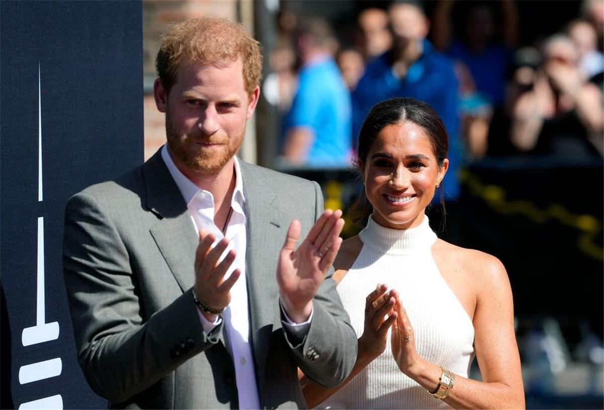 Royaler Look: Harry und Meghan mit neuem Internet-Auftritt Prinz Harry und Herzogin Meghan haben ihren Internet-Auftritt überarbeitet.