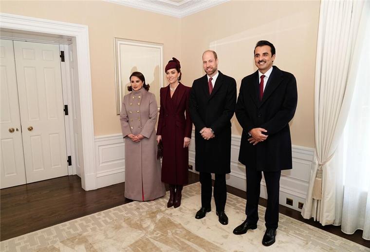 Prinz William (2.v.r.) und seine Ehefrau Prinzessin Kate (2.v.l.) begrüßten das Herrscherpaar in ihrer Londoner Residenz.