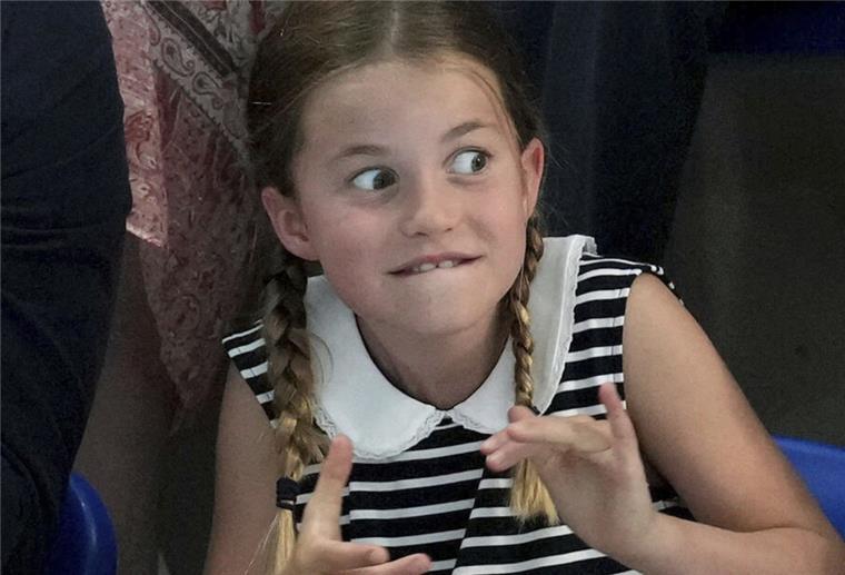 Prinzessin Charlotte bei den Wettkämpfen im Sandwell Aquatics Centre.