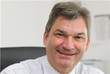 Prof. Bernd Mühlbauer und sein Team vom Pharmakologischen Institut des Klinikums Bremen-Mitte wollen Medikamente an Corona-Patienten testen.