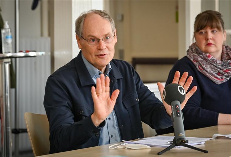 Bremerhavens Politiker starten größte Verfassungsreform seit 75 Jahren Professor Matthias Stauch sieht gute juristische Chancen für die Magistratsreform.