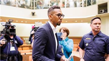Profi-Fußballer Jerome Boateng muss sich wegen des Vorwurfs der Körperverletzung an seiner Ex-Partnerin vor Gericht verantworten.