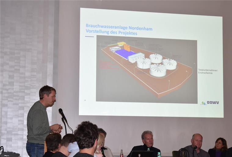 Projektleiter Ingo Schuster erläuterte Details der geplanten Nordenhamer Brauchwasseranlage.