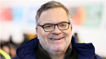 ProSieben ersetzt Elton als Moderator der Show „Schlag den Star“ durch Matthias Opdenhövel.