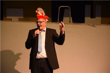 Prunksitzungen im Burhaver Rathaussaal: Die Stimmung ist an beiden Abenden beste...