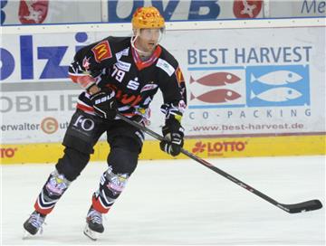 Publikumsliebling Andrew McPherson verließ die Pinguins in Richtung Polen. Dort spielt er nun um den Meistertitel.