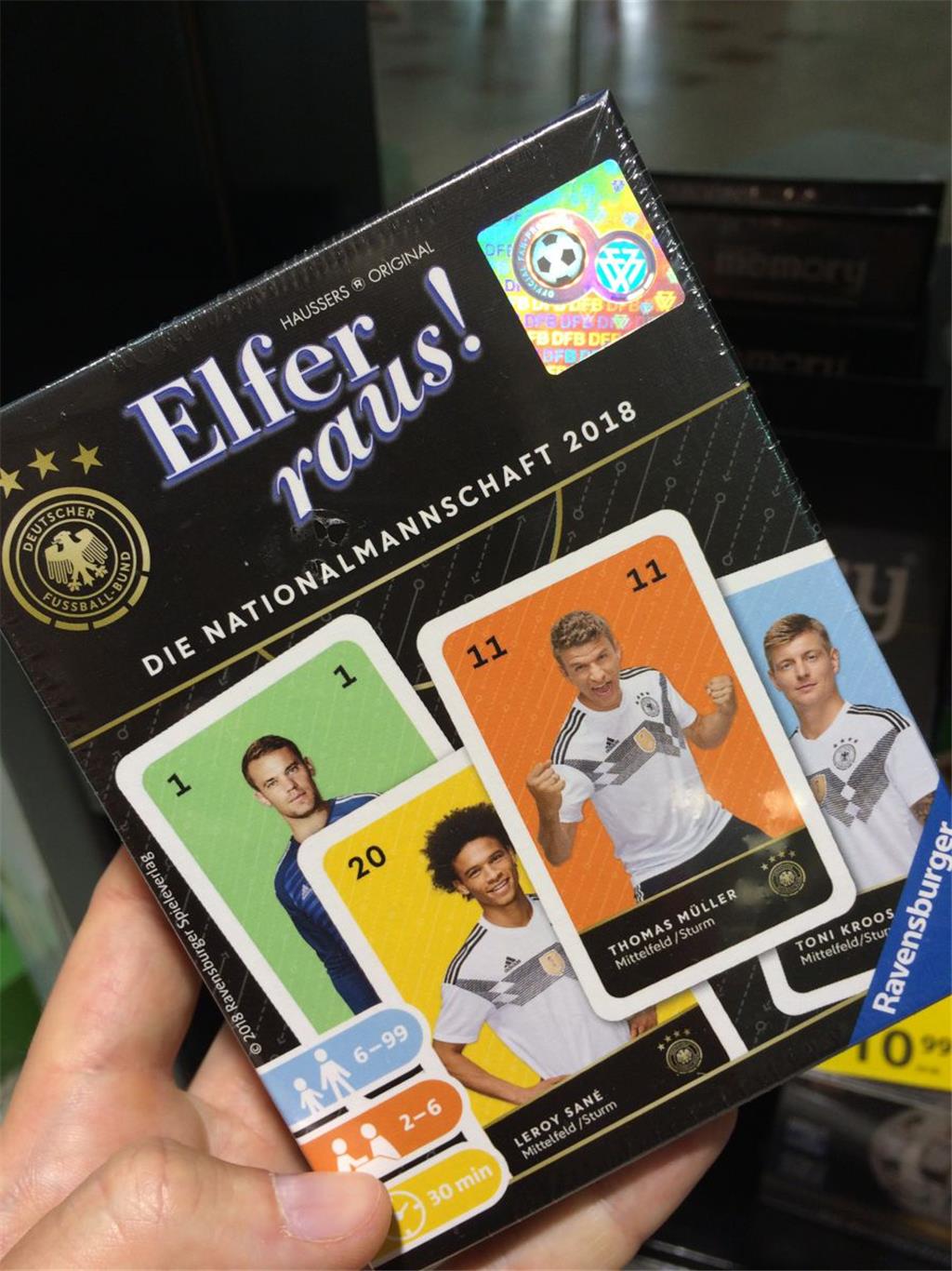 &quot;Elfer raus!&quot; mit Jogis Jungs. Hoffentlich sind sie bei der WM länger dabei. (Spiele Max)