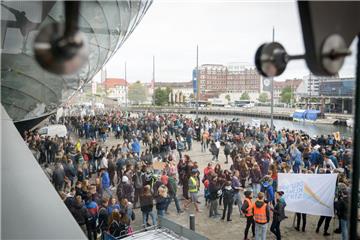 &quot;Fridays For Future&quot;: Demonstration in Bremerhaven.  Foto: Schimanke
