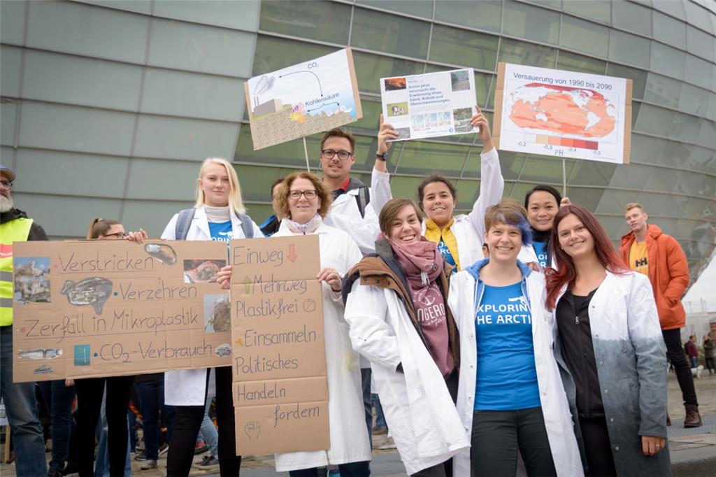 &quot;Fridays For Future&quot;: Demonstration in Bremerhaven.  Foto: Schimanke
