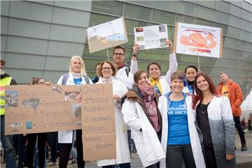 &quot;Fridays For Future&quot;: Demonstration in Bremerhaven.  Foto: Schimanke