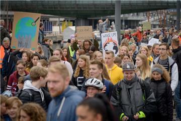 &quot;Fridays For Future&quot;: Demonstration in Bremerhaven.  Foto: Schimanke