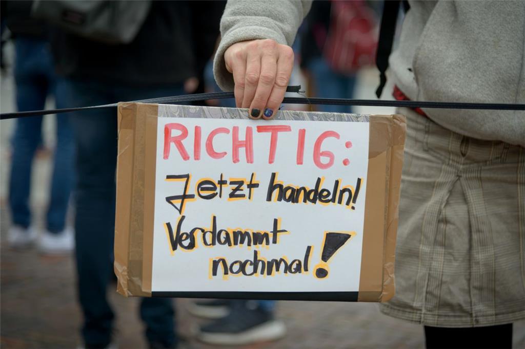 &quot;Fridays For Future&quot;: Demonstration in Bremerhaven.  Foto: Schimanke