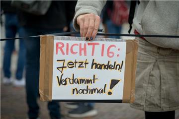 &quot;Fridays For Future&quot;: Demonstration in Bremerhaven.  Foto: Schimanke
