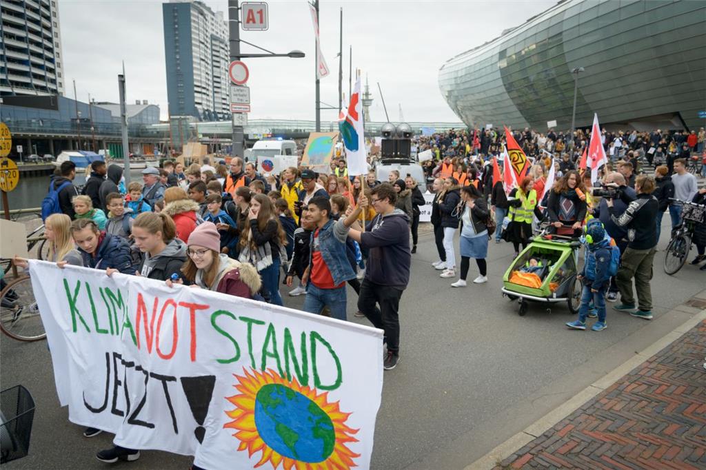 &quot;Fridays For Future&quot;: Demonstration in Bremerhaven.  Foto: Schimanke