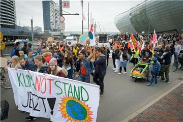 &quot;Fridays For Future&quot;: Demonstration in Bremerhaven.  Foto: Schimanke